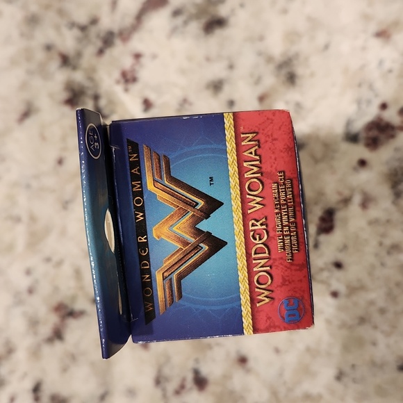 Funko Pocket Pop Keychain Wonder Woman - Picture 4 of 7